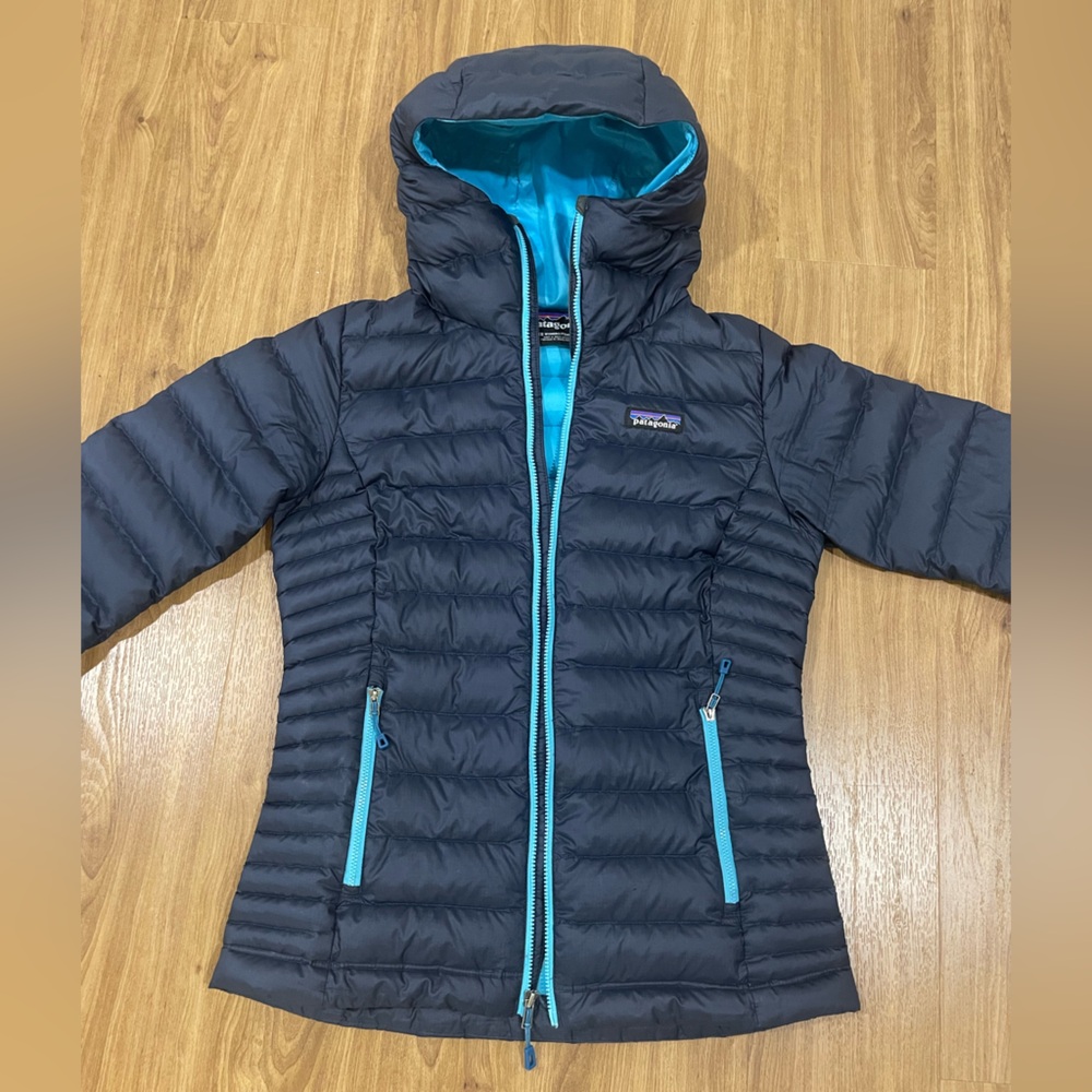 Patagonia Down Sweater Hoody Jacket, Dark Blue/Navy and Teal, Women’s XS